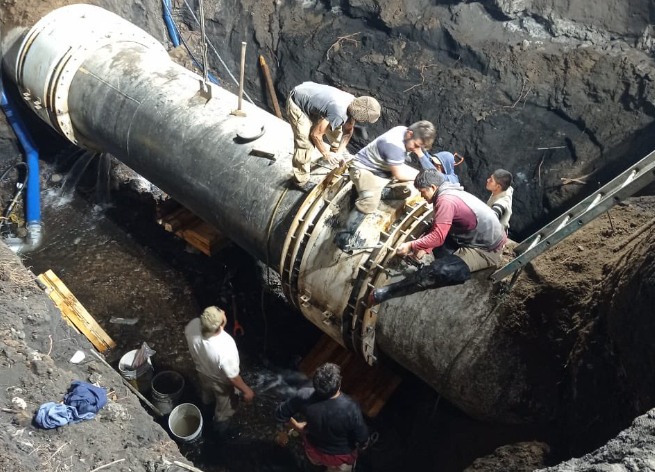 Reparan mega fuga de agua en Iztapalapa y este jueves se normalizará el