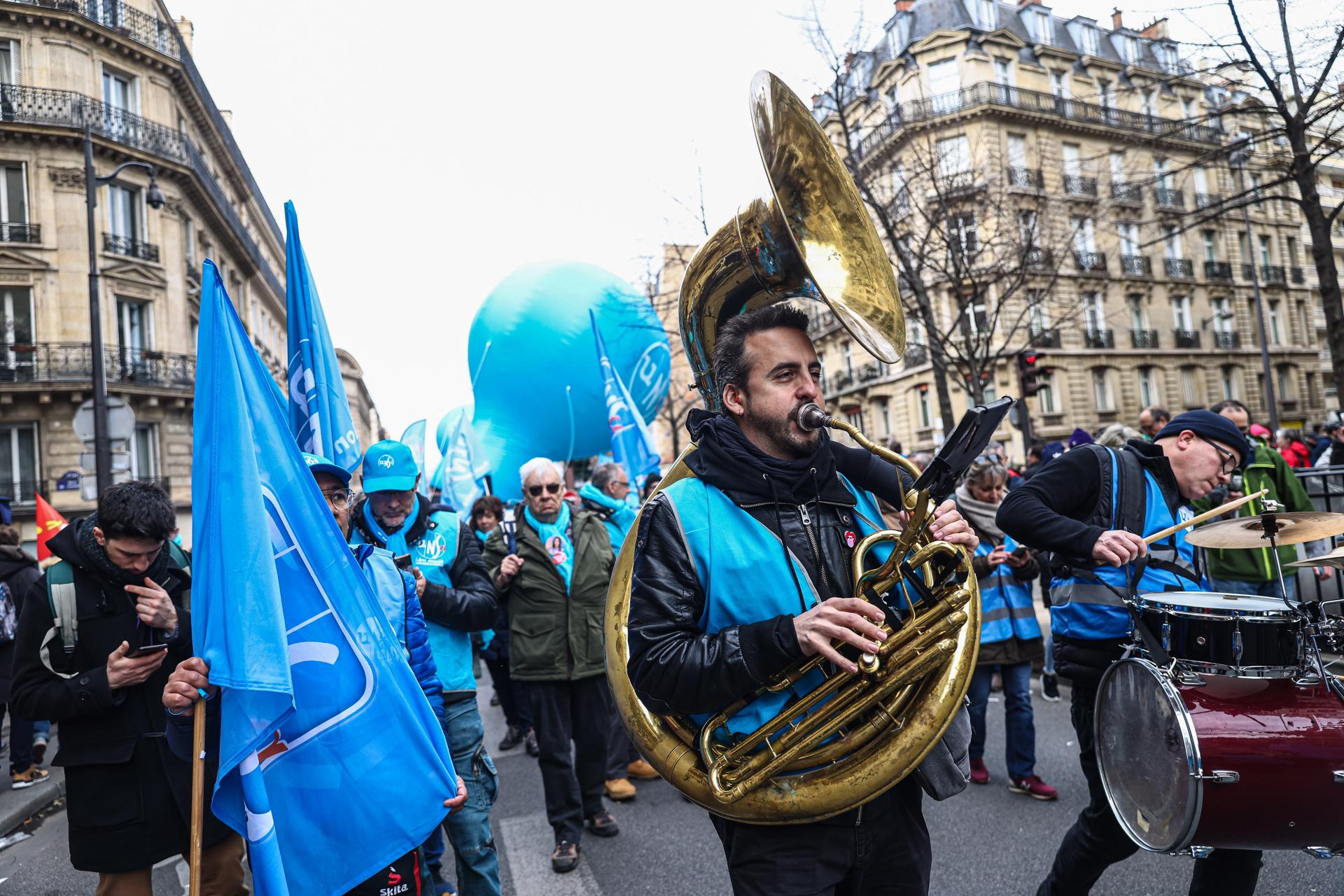 Sindicatos Movilizan Las Calles De Francia Contra La Reforma De