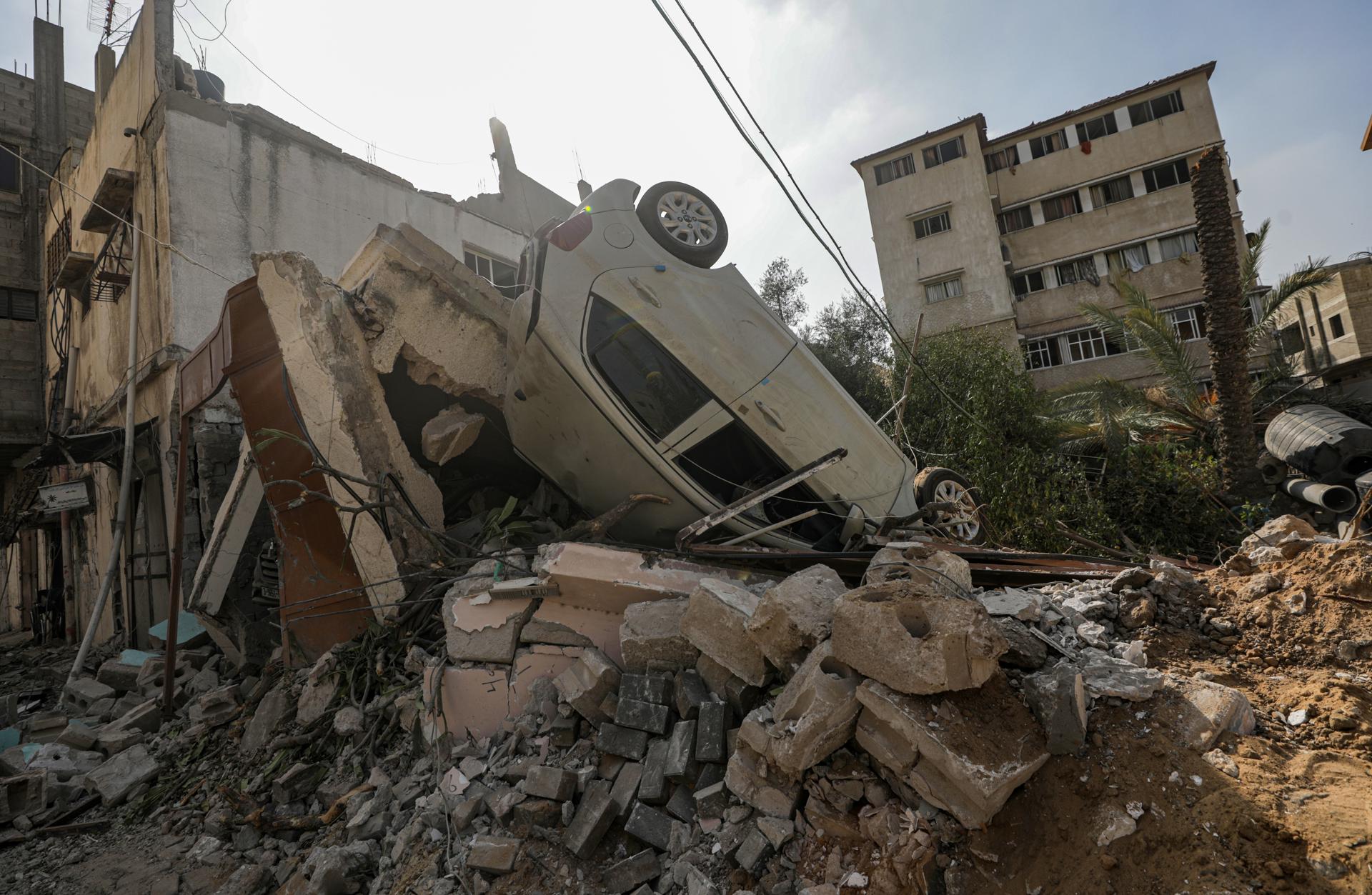 Ambulancias Y Camiones Con Ayuda Humanitaria Entran A Gaza Enfoque