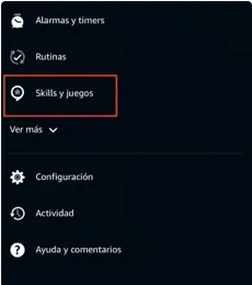 Menú “Más” de la app de Alexa con la opción “Skills y juegos” resaltada.