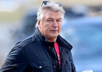 Alec Baldwin mata accidentalmente a directora de fotografía durante rodaje