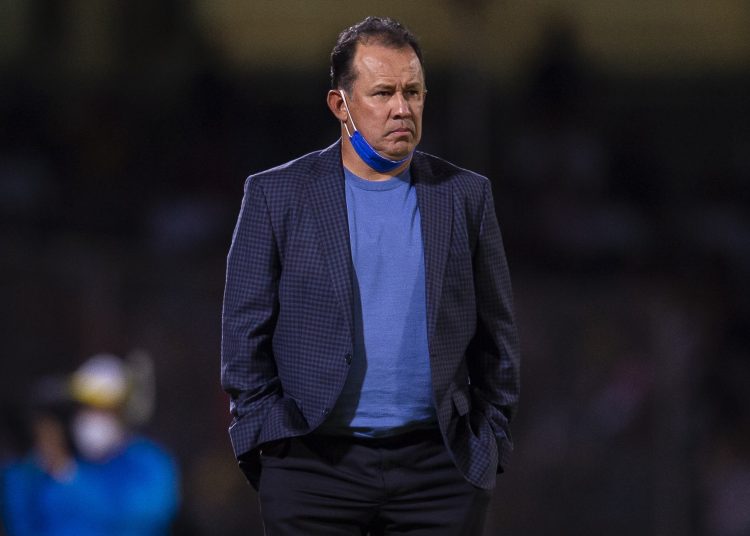Juan Reynoso Cruz Azul head coach during the game Pumas UNAM vs Cruz Azul, corresponding to 17th round of the Torneo Apertura Grita Mexico A21 of the Liga BBVA MX, at Olimpico Universitario Stadium, on November 08, 2021.



Juan Reynoso Director Tecnico de Cruz Azul durante el partido Pumas UNAM vs Cruz Azul, Correspondiente a la Jornada 17 del Torneo Apertura Grita Mexico A21 de la Liga BBVA MX, en el Estadio Olimpico Universitario, el 07 de Noviembre de 2021.