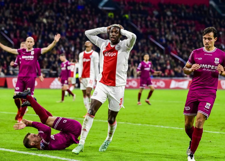 Amsterdam (Netherlands), 07/11/2021.- Mohamed Daramy of Ajax (C) reacts during the Dutch Eredivisie soccer match between Ajax Amsterdam and Go Ahead Eagles at the Johan Cruijff ArenA in Amsterdam, Netherlands, 07 November 2021. (Países Bajos; Holanda) EFE/EPA/OLAF KRAAK