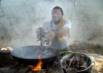 El humo de leña causa el 35 % de los casos de cáncer de pulmón en México