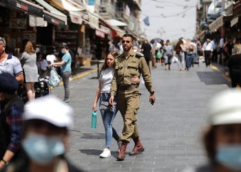 Israel vuelve a blindar sus fronteras para contener propagación de Ómicron