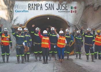 López Obrador se ofrece a atender tema de Minera Cuzcatlán