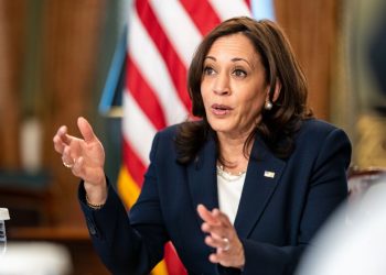 Kamala Harris viajará a Francia, busca restablecer del todo las relaciones con el país europeo