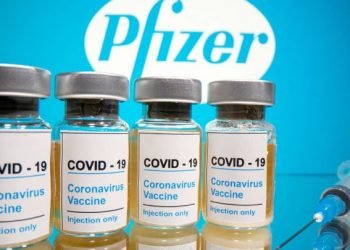 Vacuna de Pfizer, 100% efectiva en adolescentes 4 meses después de completar esquema