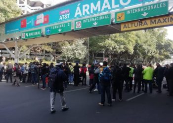 Advierten padres de niños y niñas con cáncer que cada martes bloquearán los accesos al AICM