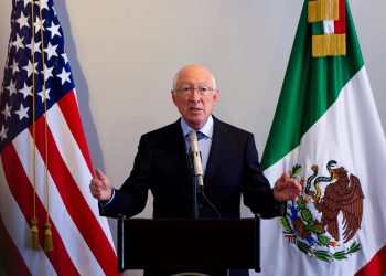 Confía Ken Salazar que se llegará a un buen acuerdo en la Reforma Eléctrica