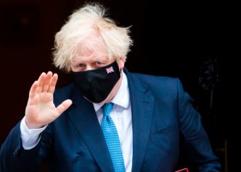 Boris Johnson no ve necesario implementar restricciones pese a alza de contagios de COVID en Europa