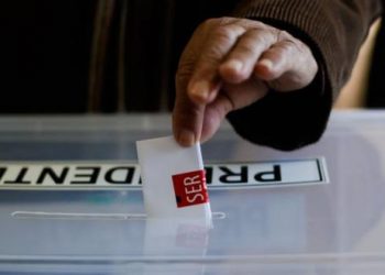 Chile comienza conteo de votos con retrasos en algunas casillas