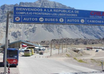 Después de 8 meses de cierre Chile abrirá fronteras terrestres en diciembre