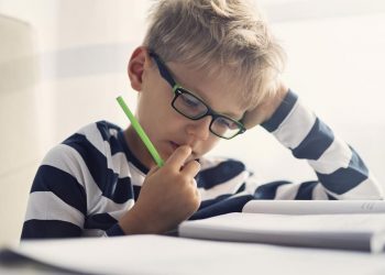 Niños con dislexia procesan la información visual de forma más lenta: Estudio