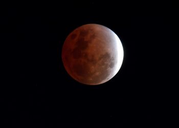 Así fue el eclipse lunar parcial más largo en 580 años