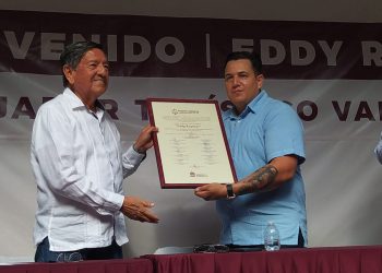 Entregan las llaves de  Puerto Vallarta a Eddy Reynoso