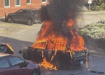 Declaran acto terrorista la explosión al lado de hospital en Liverpool