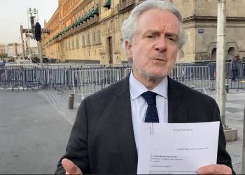 Santiago Creel lleva carta personal a Palacio Nacional; pide diálogo con el presidente
