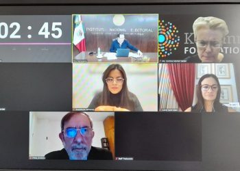 Destacan expertos amenaza del autoritarismo a la democracia en el mundo