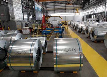 Estados Unidos acepta recortar aranceles al acero japonés