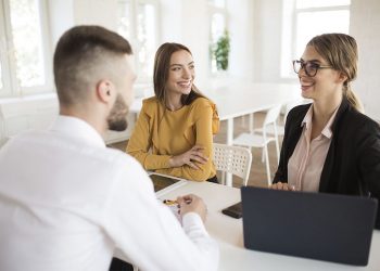 Urgen medidas de reinserción laboral para mujeres y jóvenes
