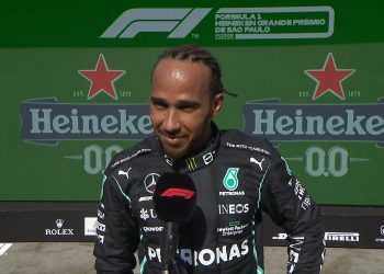 En una gran carrera Lewis Hamilton se lleva el GP de Brasil de F1. Checo Pérez termina en cuarto lugar