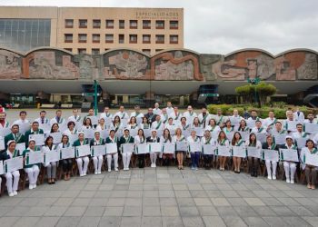 Condecoran a médicas, médicos y personal de Enfermería y diversas categorías del IMSS, por su labor frente a la pandemia del COVID-19