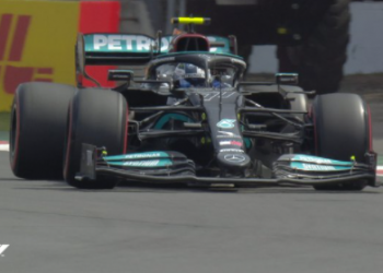 Mercedes domina el primer entrenamiento libre en México, con susto para Checo
