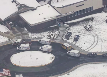 Tiroteo en escuela de Michigan deja al menos 3 muertos