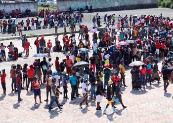 Los migrantes llegaron convocados por las autoridades, CONAMI llegó con cuatro autobuses, pero quedaron rebasados: Barradas
