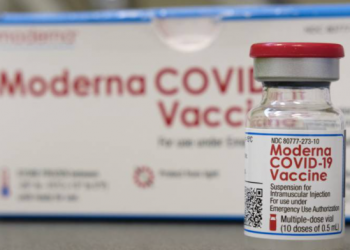 Moderna desarrollará refuerzo de vacuna contra variante Ómicron