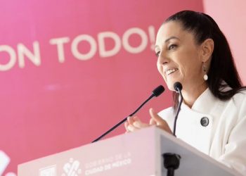 Pide Sheinbaum a estudiantes de media superior evitar que gobiernos busquen privatizar la educación