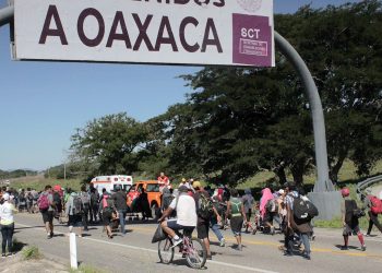 Caravana migrante avanza por Oaxaca