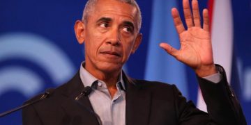 “No estamos ni cerca de donde necesitamos estar”, advierte Obama en la COP26
