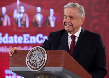 Presidente López Obrador felicitó a “Checo Pérez y a “Canelo” Álvarez por hacer historia