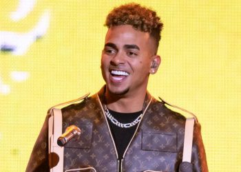 Ozuna recibe en México diversas certificaciones por ventas y reproducciones