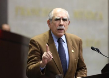 La UIF ha jugado un papel muy importante en la lucha contra el estado corrupto y su ex titular hizo un esfuerzo enorme: Gómez