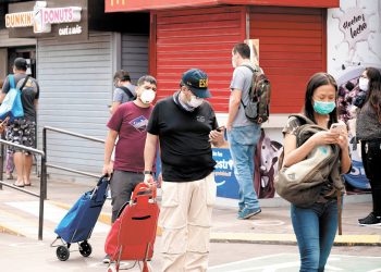 Perú no permitirá el acceso a lugares públicos cerrados de personas no vacunadas contra COVID 19
