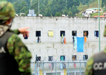 Identifican a 41 de los 68 reos asesinados en una cárcel de Ecuador