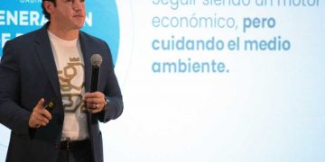 Samuel García presenta plan ambiental inmediato tras participación en la COP26