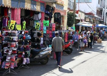 Anuncia Martí Batres que iniciará reordenamiento del comercio informal en el Centro Histórico