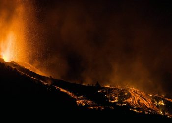 El volcán de La Palma supera los 10 millones de metros cúbicos de piroclastos emitidos
