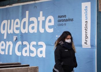 Argentina rompe récord al registrar su cifra más alta de casos de COVID-19