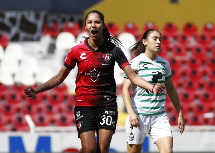 Alison Gonzalez celebrates her goal 1-0 of Atlas during the game Atlas vs Santos, corresponding to Quarterfinal second leg round match of Torneo Apertura Grita Mexico A21 of the Liga BBVA MX Femenil, at Jalisco Stadium, on December 06, 2021.



Alison Gonzalez celebra su gol 1-0 de Atlas durante el partido Atlas vs Santos, correspondiente al partido de vuelta de Cuartos de Final del Torneo Apertura Grita Mexico A21 de la Liga BBVA MX Femenil, en el Estadio Jalisco, el 06 de diciembre de 2021.
