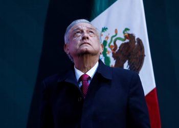López Obrador lamenta la muerte del trovador cubano Vicente Feliú