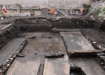 Hallan ofrenda y casa mexica de la época de la conquista en plaza Garibaldi