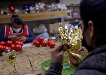 Esferas de Chignahuapan, tradición mexicana que decora la Navidad del mundo