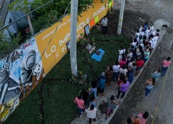 Lugar de accidente en Chiapas se convierte en un jardín en honor a migrantes