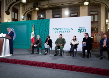 Después de mayores de 60, refuerzo para personal de Salud y maestros: AMLO