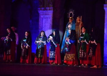 El color de nuestra cultura y la belleza de la danza se combinan en Navidades en México